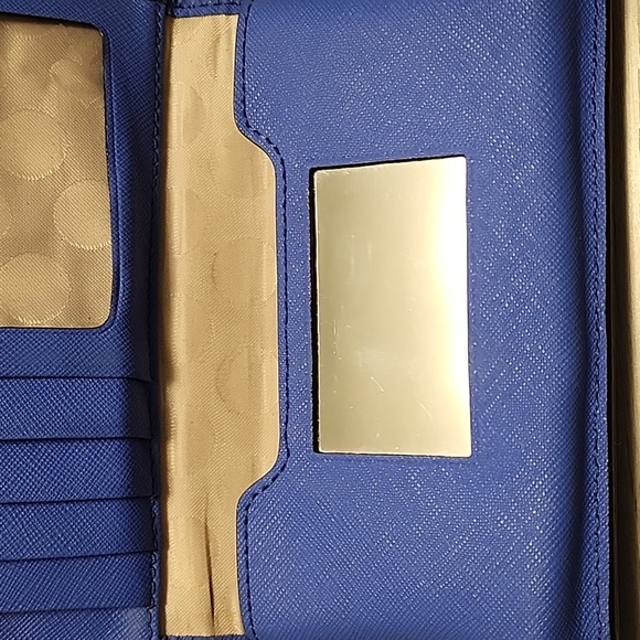 Kate Spade Wallet - Picture 4 of 9